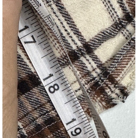 Altar'd State Women's Brown Plaid Flannel Cropped Shirt Top XL Raw Hem Western - Picture 5 of 10